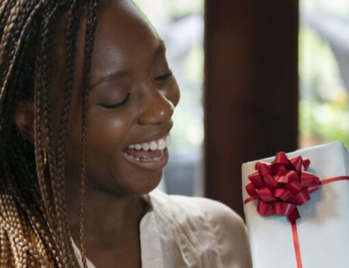 BRINDES PARA DIA DAS MÃES: VEJA AS MELHORES IDEIAS PARA PRESENTEAR AS FUNCIONÁRIAS